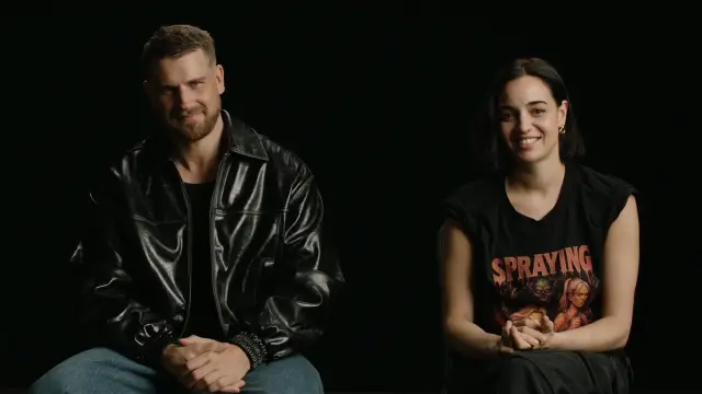 Sébastien Vanicek y Souheila Yacoub (Posesión Infernal: En llamas)