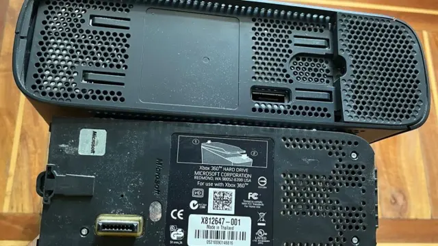 Antena Wi-Fi de Xbox 360 y conector del disco duro