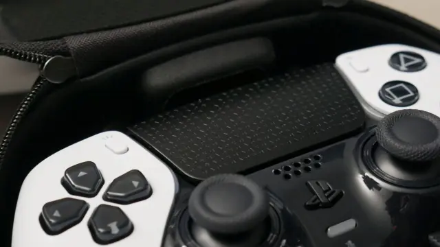 El sucesor del DualSense Edge o el DualSense de PS6 podría incorporar controles táctiles