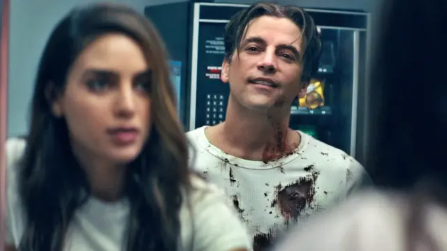 Melissa Barrera y Skeet Ulrich en Scream (2022)