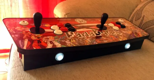 Este panel arcade será el premio del sorteo que organiza Videojuegos X Alimentos en ParlaBytes 2015.