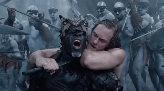 Djimon Hounsou y Alexander Skarsgård en La leyenda de Tarzán