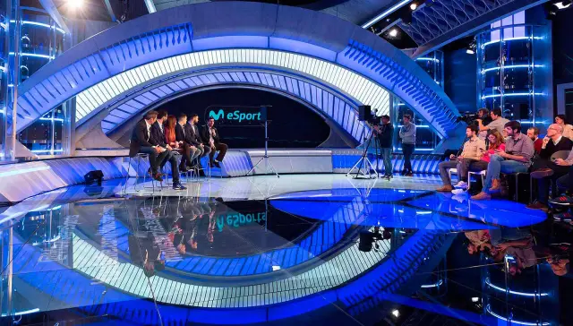 El impresionante plató Movistar Stadium, la ''casa'' de las retransmisiones deportivas de Movistar +, ya tiene un nuevo deporte en sus pantallas, los electrónicos.