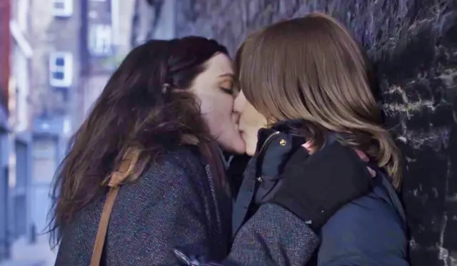 Rachel Weisz y Rachel McAdams en Disobedience (2017)