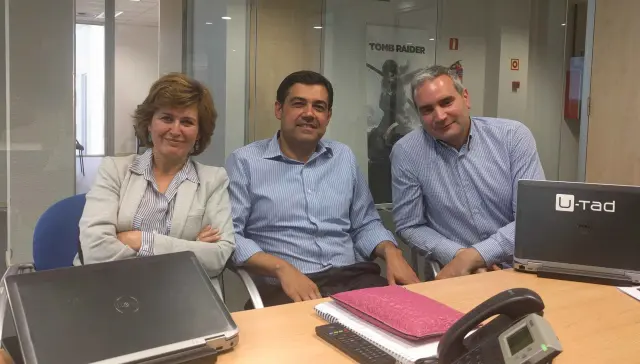 De izquierda a derecha, Mercedes Rey (Dtora de Relaciones Institucionales de U-tad), Rafael Ramiro (Dtor de U-tad y Profesor del DIE) y Rafael López (Coordinador Académico del DIE)