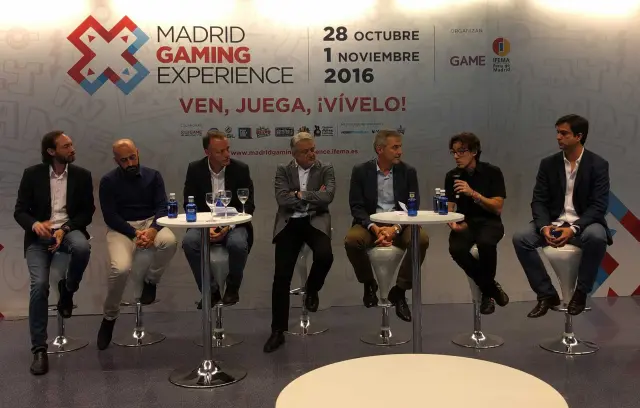 De izquierda a derecha: Juan Carlos Caballero (Retroworld), Iván Fernández-Lobo (Gamelab), Javier Sanz de Andino (director comercial MGE), Miguel Aguilar (director MGE), Miguel Ángel Soler (GAME eSports), Jose Arce (Pop Culture) y Manuel Moreno (ESL)