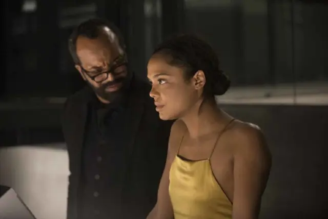 Jeffrey Wright y Tessa Thompson en la temporada 2 de Westworld