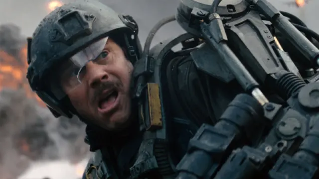 Bill Paxton es el sargento Farell en Al filo del mañana