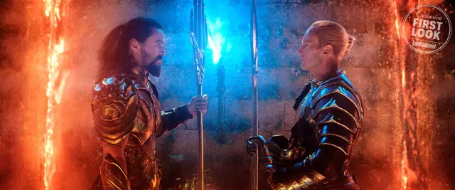 Aquaman (Jason Momoa) se enfrenta a su medio hermano Amo del Océano (Patrick Wilson) en Aquaman