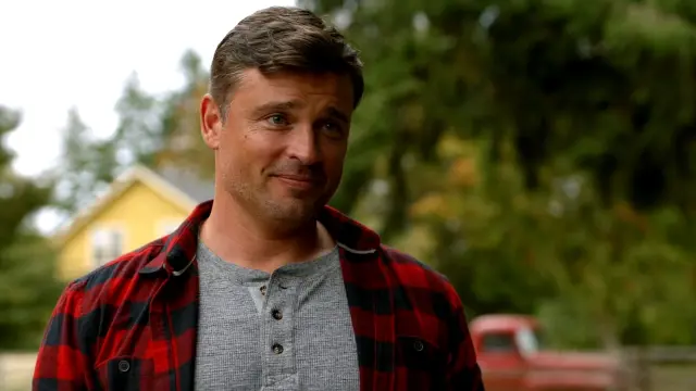 Tom Welling como Clark Kent en Batwoman
