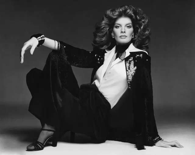 Rene Russo posando para Vogue en 1974