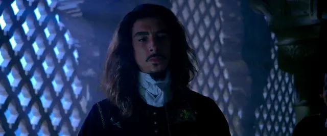 Óscar Jaenada como El español en Piratas del Caribe: En mareas misteriosas (2011)