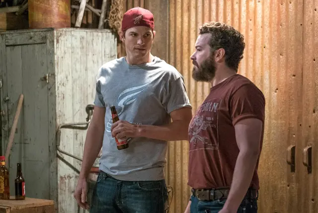 Ashton Kutcher (izq.) en The Ranch