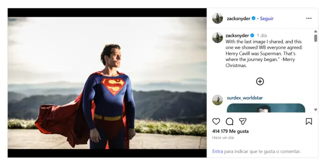 Henry Cavill con el traje clásico de Superman