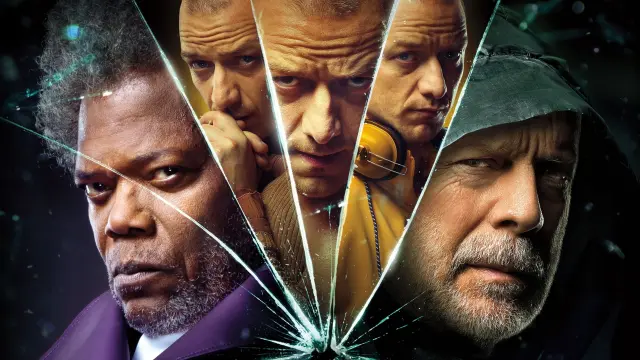 Bruce Willis (dcha.) en Glass (Cristal) (2019)