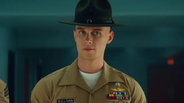 Reclutas - Sargento Sullivan (Max Parker)