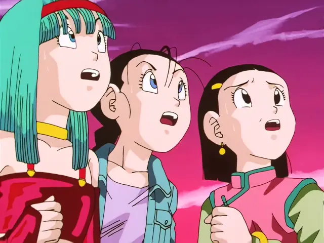 Goku, convertido en Ohzaru dorado, causa estragos en el planeta Tsufur