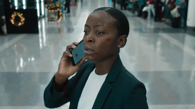 Equipaje de mano (2024) - Elena Cole (Danielle Deadwyler)