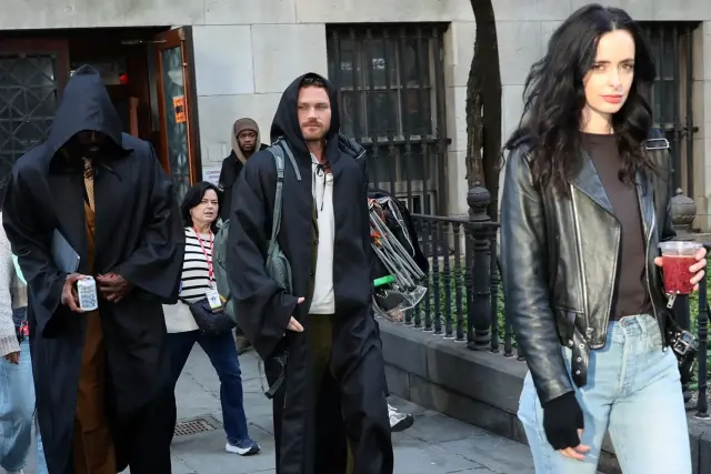 Mike Colter, Finn Jones y Krysten Ritter en el rodaje de Daredevil: Born Again 3