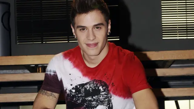 Adrián Rodríguez como David Ferrán en Física o Química