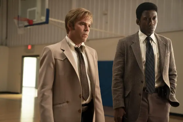 Stephen Dorff como Roland West y Mahershala Ali como Wayne Hays en True Detective