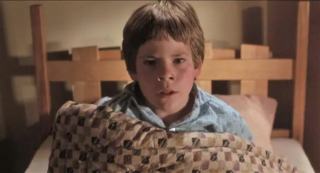 Stephen Dorff en La puerta (1987)