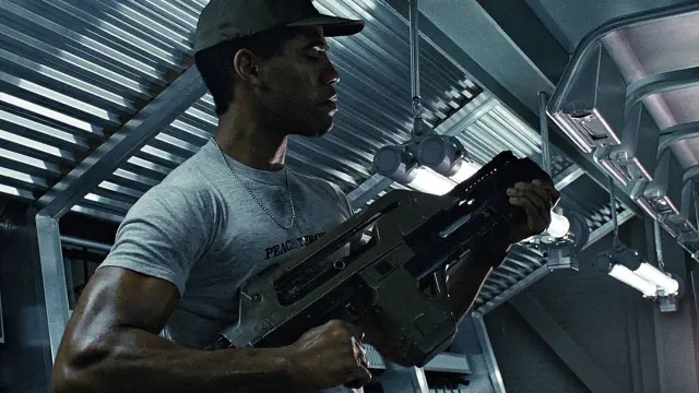 Aliens: El regreso (1986) - Soldado Frost (Ricco Ross)