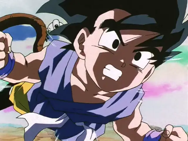 Chi Shinron intenta destrozar la ciudad, pero Goku Super Saiyan 4 lo impide