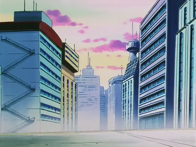 Chi Shinron intenta destrozar la ciudad, pero Goku Super Saiyan 4 lo impide