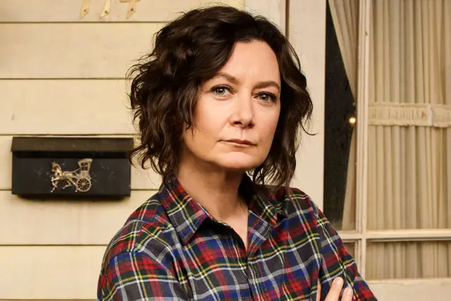 Sara Gilbert como Darlene Conner en Los Conner