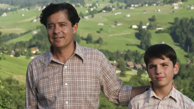 Carlos Iglesias (izq.) en Un franco, 14 pesetas (2006)