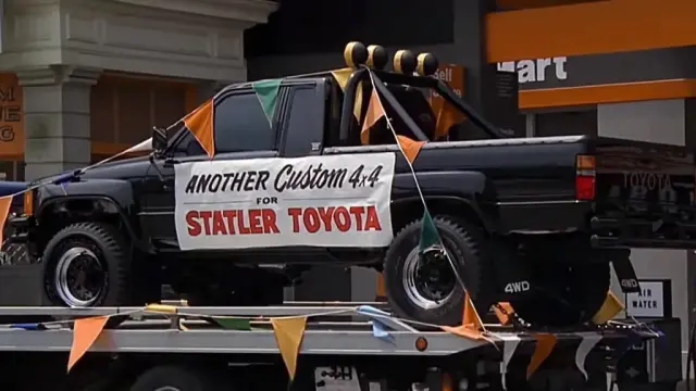 Regreso al futuro - Concesionario de Statler Toyota