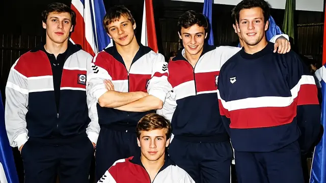 Jason Statham de adolescente con sus compañeros de clase