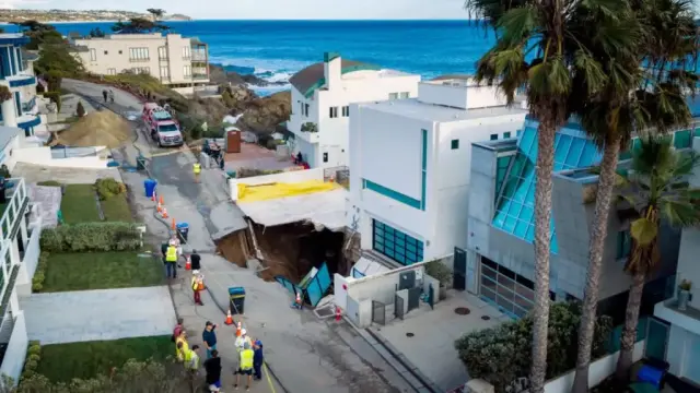 Socavón ante la casa de Nicolas Cage en Malibú