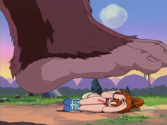Arale vence a Goku convertido en Ohzaru