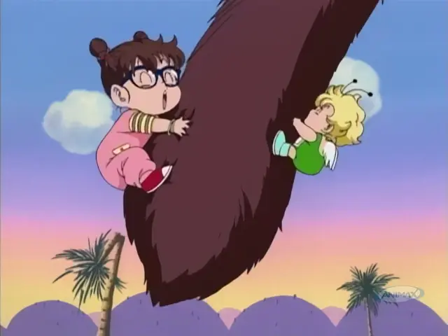 Arale vence a Goku convertido en Ohzaru