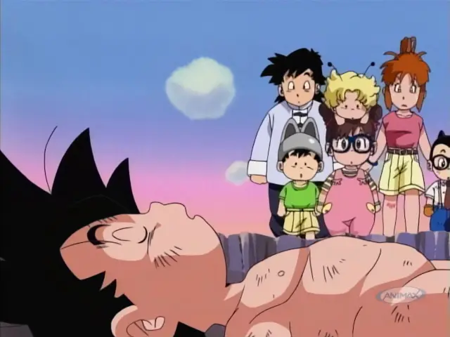 Arale vence a Goku convertido en Ohzaru