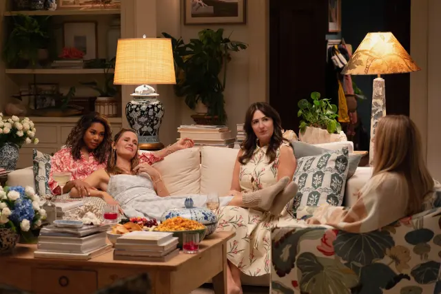 THE FIVE STAR WEEKEND -- Pictured: (l-r) Regina Hall as Dru-Ann, Jennifer Garner as Hollis, D’Arcy Carden as Brooke, Chloë Sevigny as Tatum -- (Photo by: Greg Gayne/PEACOCK)