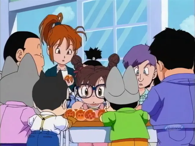 Murasaki se infiltra en el colegio de Arale para robar las Bolas de Dragón