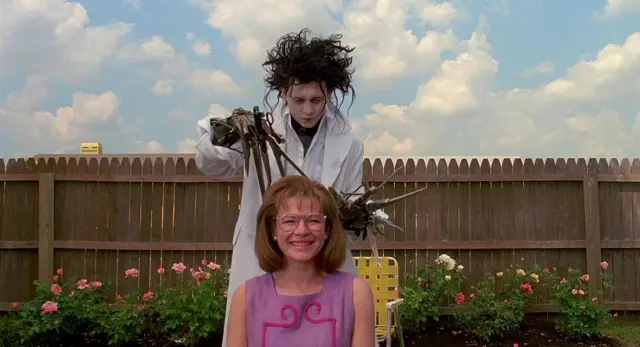 Dianne Wiest en Eduardo Manostijeras (1990)