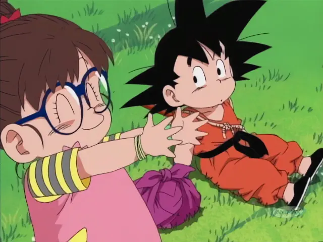 Los soldados de la Red Ribbon acorralan a Goku y Arale