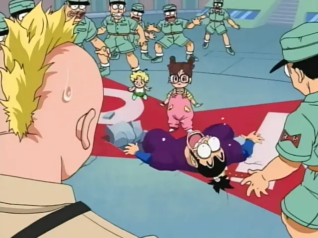 Goku y Arale irrumpen en el dirigible de la Red Ribbon