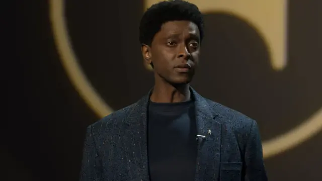 Para toda la humanidad - Dev Ayesa (Edi Gathegi)