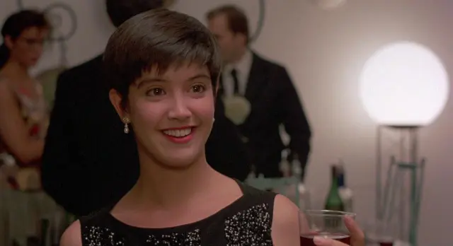 Phoebe Cates en Noches de neón (1988)